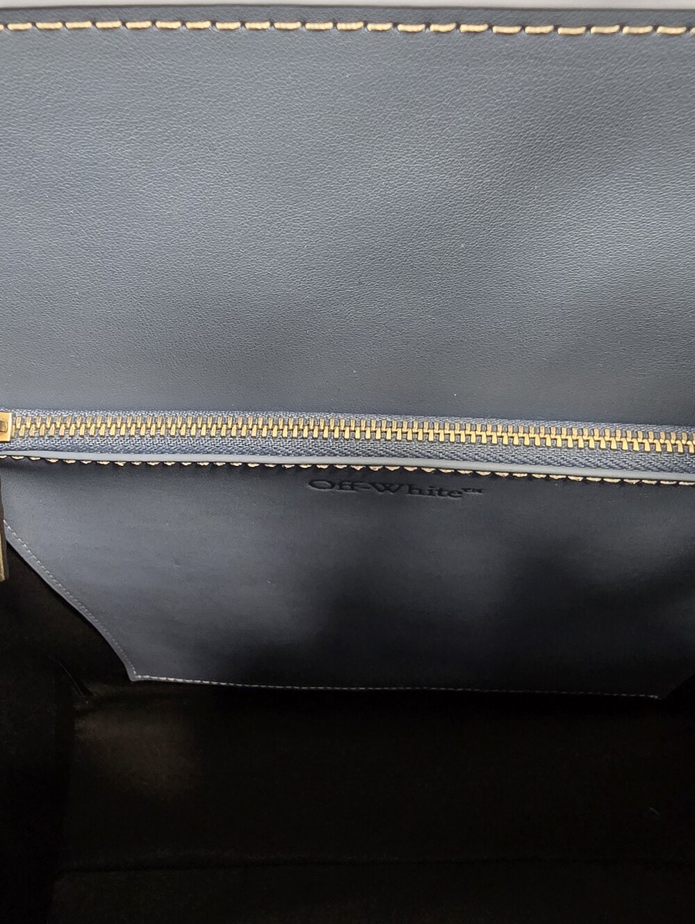 Off-White Light Blue Arrow Canvas Messenger Tote - Picture 9 of 9
